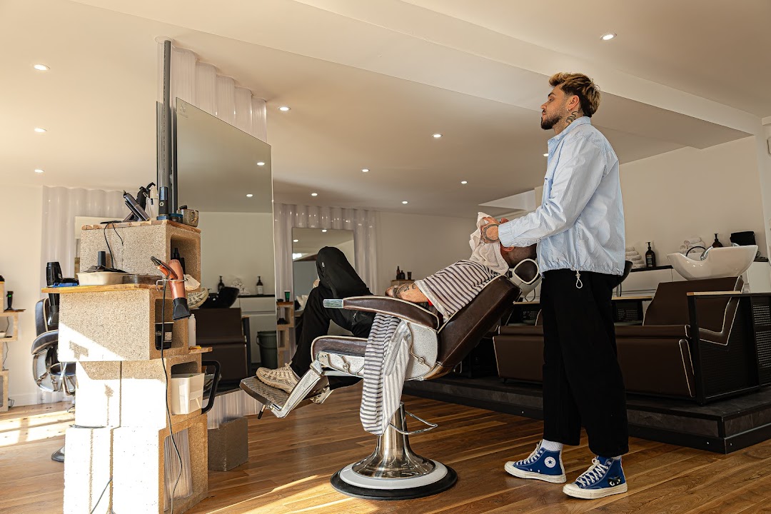 Réalisation Le cercle concept barbier